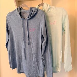 Vineyard Vines women’s Blue and teal long sleeve t-shirt with hoods — set of 2